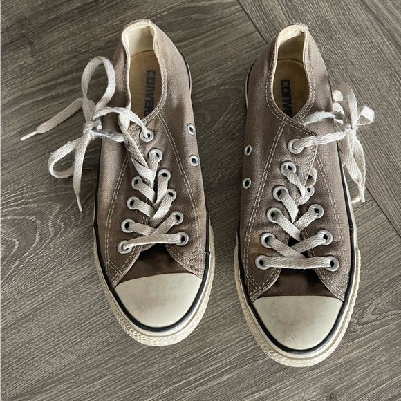 Converse Shoes - Tan & White Chucks- M5, W7